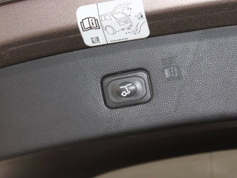 Used 2019 Ford Edge SEL w/ Equipment Group 201A FWD image 14