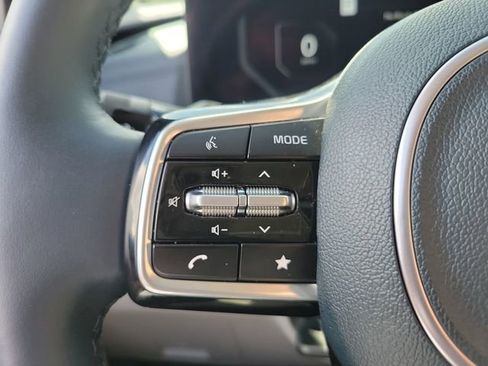 Used 2025 Kia Carnival SX Prestige FWD image 23
