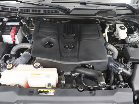Used 2023 Toyota Tundra SR5 w/ SR5 Convenience Package AWD/4WD image 16