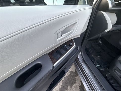 Used 2021 Toyota Sienna LE w/ LE Plus Package image 13