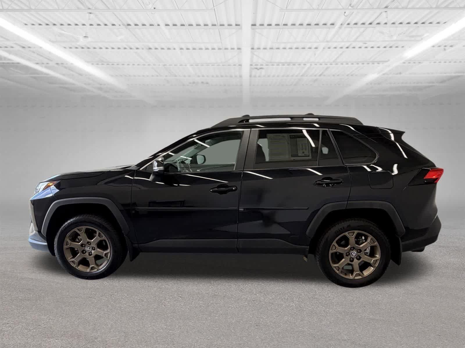 Used 2023 Toyota RAV4 AWD Hybrid image 2