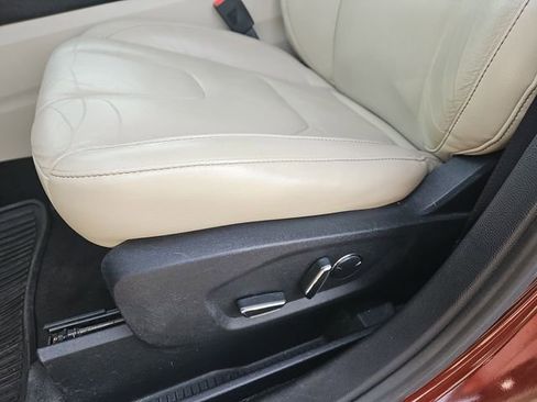 Used 2016 Ford Edge Titanium w/ Technology Package image 17