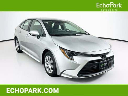 Used 2024 Toyota Corolla LE FWD image 1