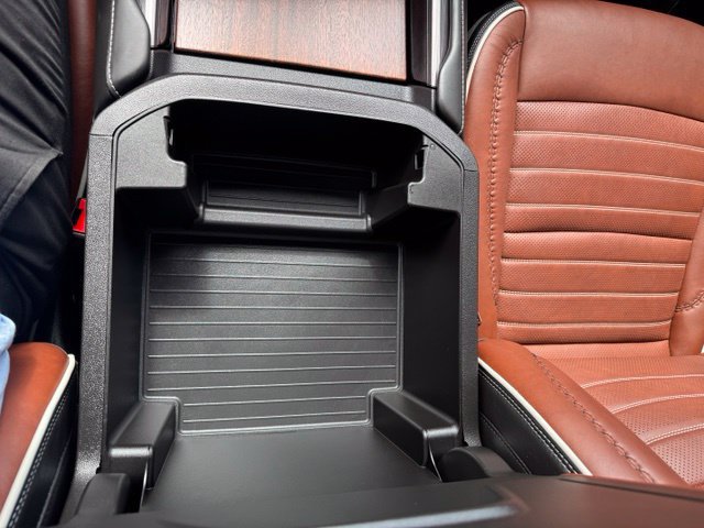 Used 2024 GMC Yukon Denali Ultimate AWD/4WD image 34