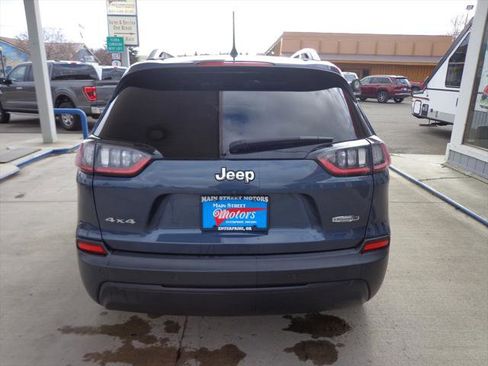 Used 2020 Jeep Cherokee Latitude Plus w/ Cold Weather Group AWD/4WD image 3