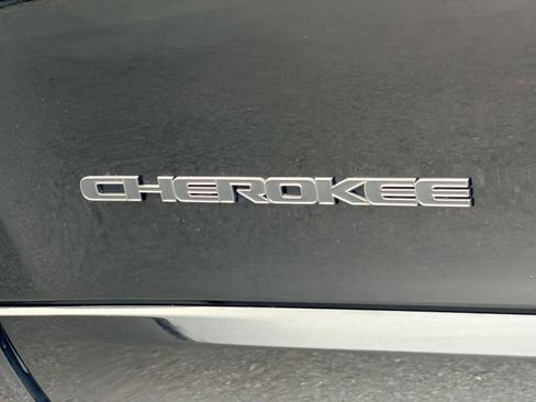 Used 2019 Jeep Cherokee High Altitude image 13