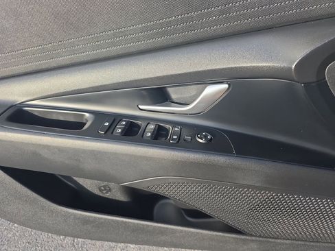 Used 2022 Hyundai Elantra SEL w/ Cargo Package image 14