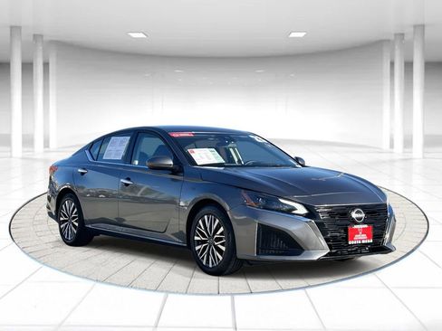 Used 2023 Nissan Altima 2.5 SV image 5