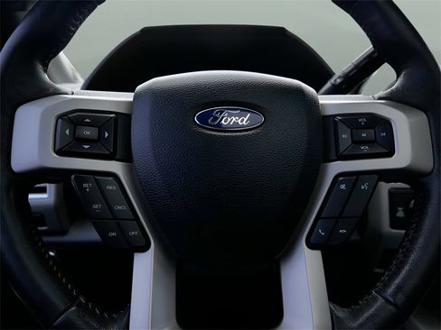 Used 2017 Ford F250 Lariat w/ Lariat Ultimate Package image 21