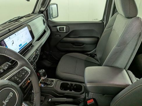 Certified 2025 Jeep Wrangler Unlimited Sahara w/ Safety Group image 27