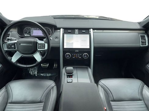 Used 2023 Land Rover Discovery Metropolitan Edition image 18