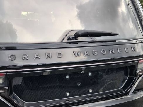 Certified 2023 Jeep Grand Wagoneer Series II AWD/4WD image 12