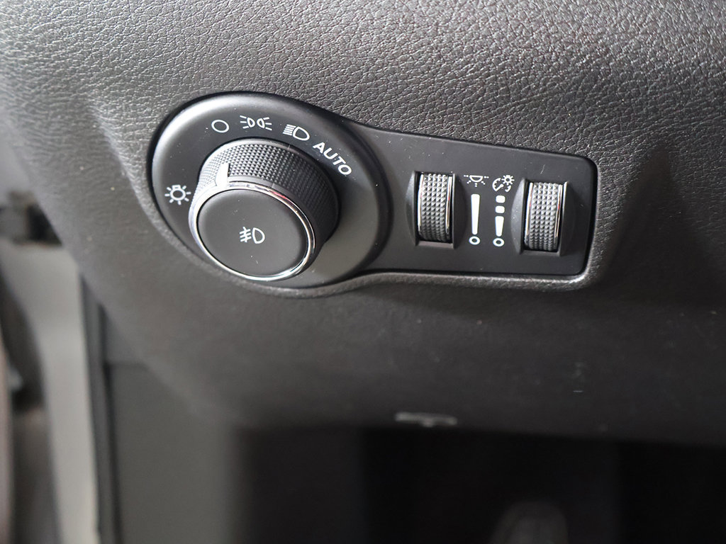 Used 2023 Jeep Compass Limited w/ Sun and Sound Group AWD/4WD image 40