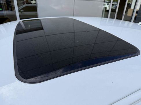 Used 2018 Dodge Challenger R/T Plus RWD image 9