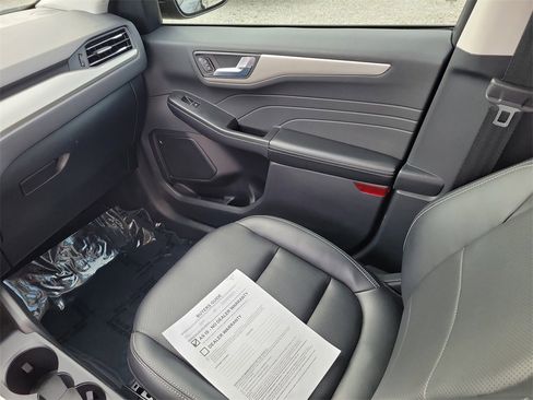 Used 2022 Ford Escape SEL image 17