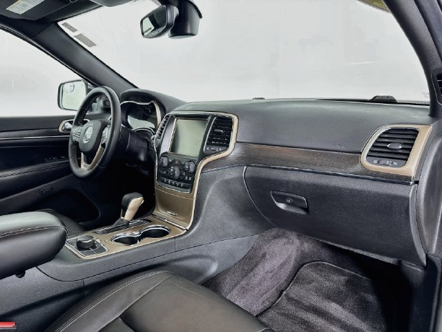 Used 2017 Jeep Grand Cherokee Limited AWD/4WD image 30