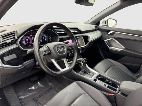Used 2020 Audi Q3 2.0T Premium w/ Convenience Package AWD/4WD image 18