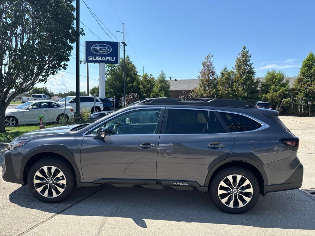 Used 2025 Subaru Outback Limited AWD/4WD image 4
