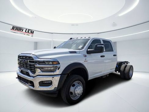 New 2026 RAM 5500 Tradesman w/ Chrome Appearance Group AWD/4WD image 7