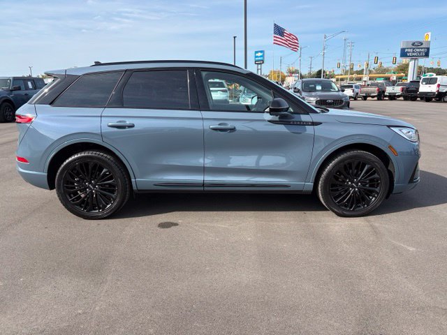 Used 2024 Lincoln Corsair Reserve w/ Equipment Group 201A AWD/4WD image 2