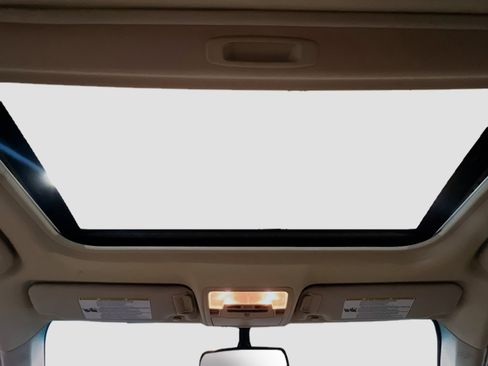 Used 2014 Toyota Camry XLE w/ Leather Package image 13