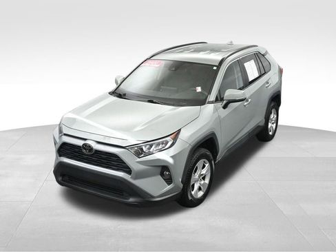 Used 2020 Toyota RAV4 XLE FWD image 30