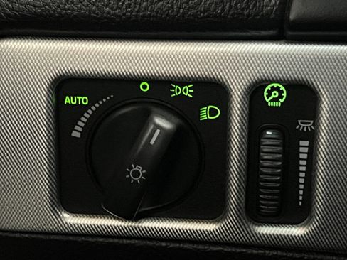 Used 2005 Ford Thunderbird Deluxe image 71