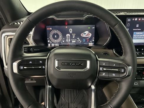 Certified 2024 GMC Canyon Denali image 11