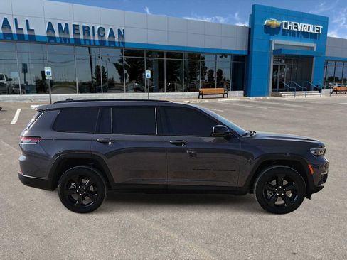 Used 2025 Jeep Grand Cherokee L Limited w/ Black Appearance Package RWD image 9