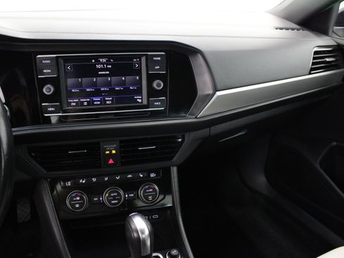 Used 2020 Volkswagen Jetta R-Line w/ R-Line Cold Weather Package FWD image 15