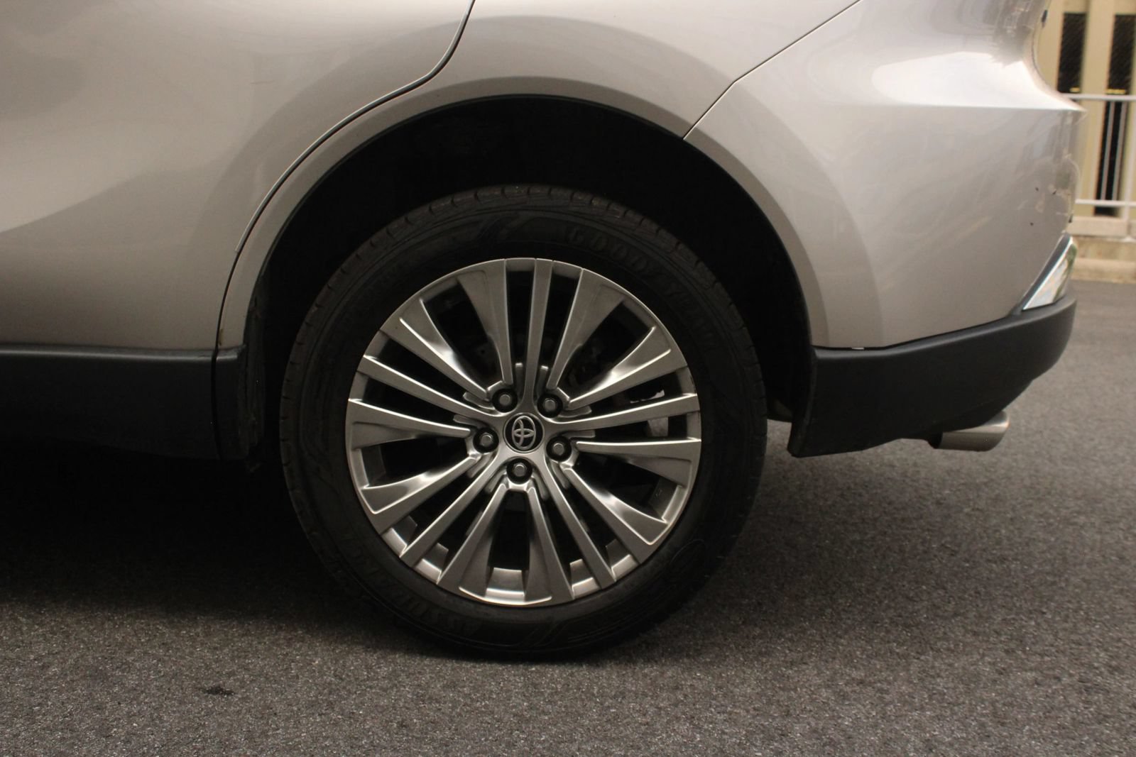 Used 2021 Toyota Venza XLE w/ Softex Package AWD/4WD image 10