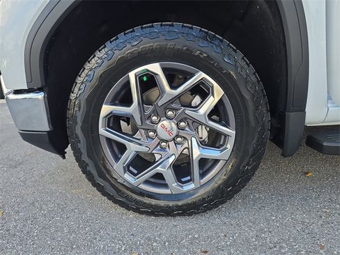 New 2026 GMC Sierra 1500 SLT image 30