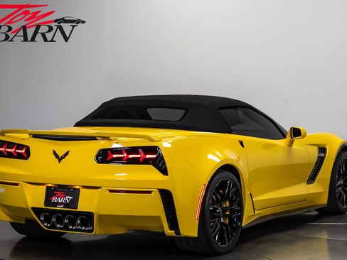 Used 2016 Chevrolet Corvette Z06 w/ 3LZ Preferred Equipment Group RWD image 13