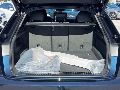 New 2025 Audi SQ8 Prestige image 13