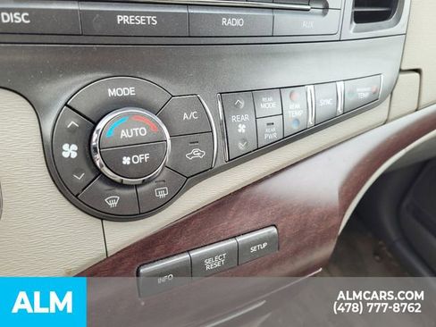 Used 2014 Toyota Sienna XLE image 9