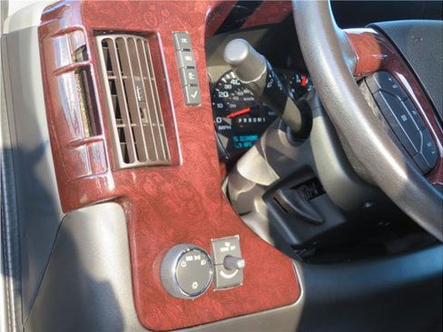 Used 2020 GMC Savana 2500 w/ Enhanced Convenience Package image 30