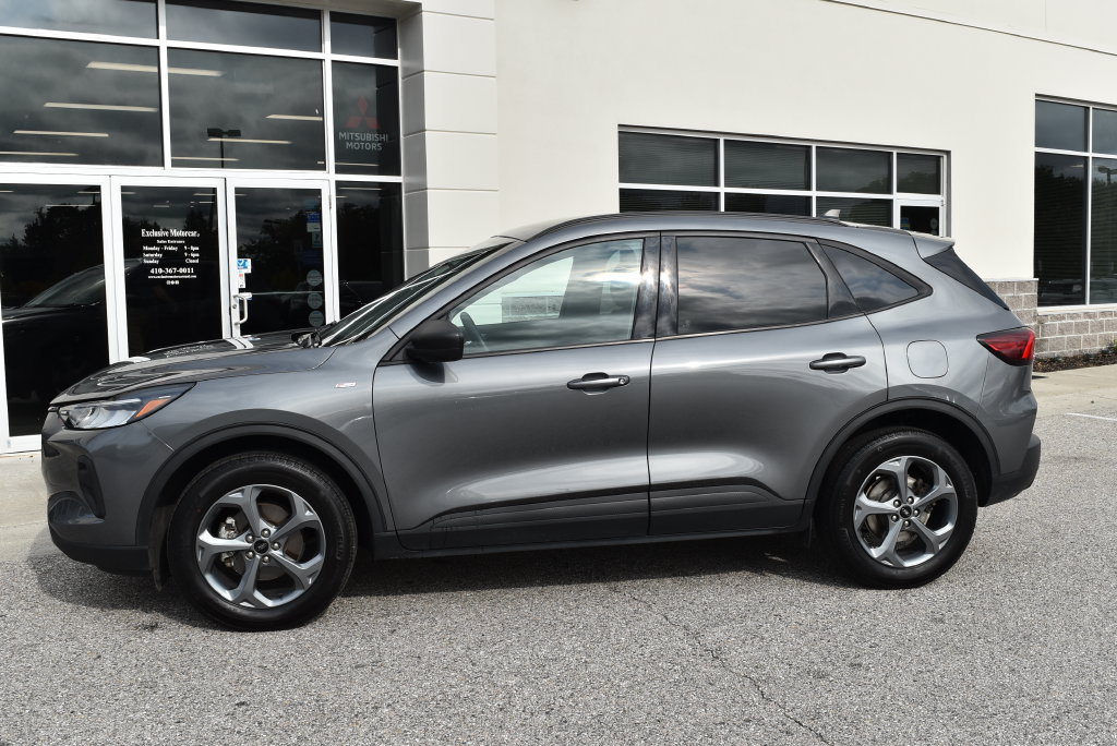Used 2025 Ford Escape ST-Line AWD/4WD image 4
