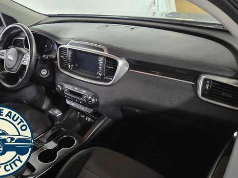 Used 2019 Kia Sorento S AWD/4WD image 36