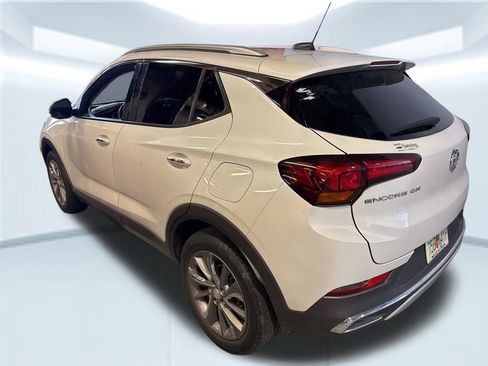 Used 2022 Buick Encore GX Essence w/ Experience Buick Package image 2