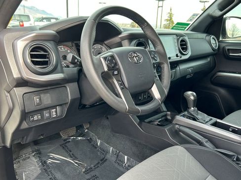 Used 2023 Toyota Tacoma TRD Sport w/ Technology Package image 7