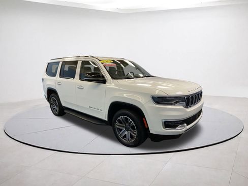 Used 2024 Jeep Wagoneer Series II w/ Flexible Seating Group image 7