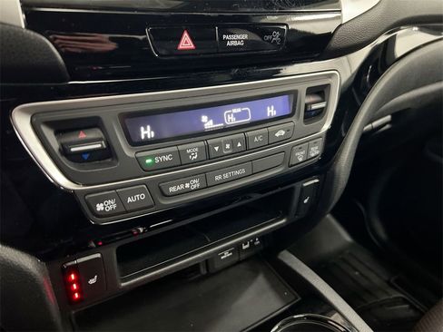 Used 2020 Honda Ridgeline Black Edition image 17