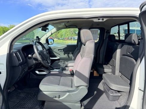 Used 2024 Nissan Frontier SV w/ SV Convenience Package AWD/4WD image 7