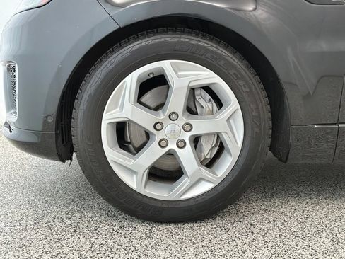 Used 2018 Land Rover Range Rover Sport HSE AWD/4WD image 4