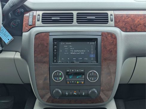 Used 2014 Chevrolet Tahoe LT RWD image 16