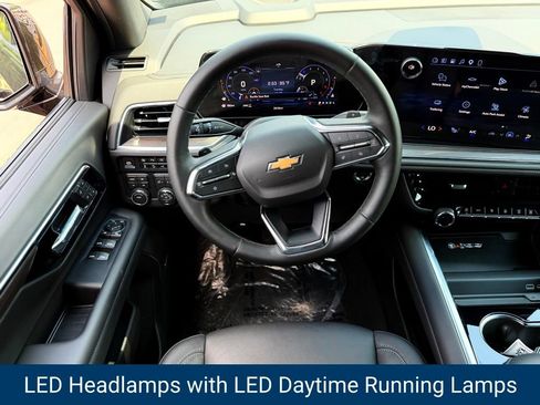 New 2026 Chevrolet Suburban LT w/ Comfort Package AWD/4WD image 25