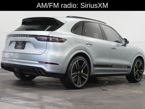 Used 2022 Porsche Cayenne Turbo S image 5