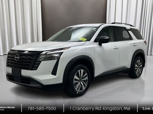 New 2026 Nissan Pathfinder SL image 1