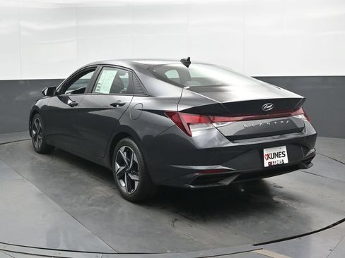 Used 2023 Hyundai Elantra SEL w/ Convenience Package FWD image 9