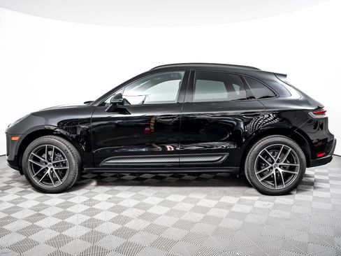Certified 2026 Porsche Macan AWD/4WD image 2